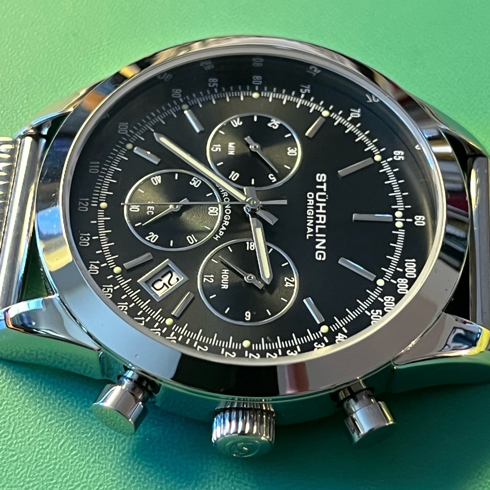 Stuhrling Original Silver and Black Watch. 44mm
Comes with box and papers
